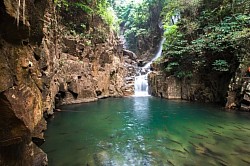 อุทยานแห่งชาติน้ำตกพลิ้ว